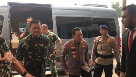 Calon Panglima TNI Laksamana Yudo Margono dan Kapolri Jenderal Listyo Sigit Prabowo saat tiba di DPR dalam rangka fit and proper test. (Ist)