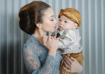 Nikita Willy dan Si baby Issa Xander Djokosoetono.