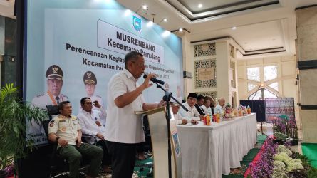 Walikota Tangsel Benyamin Davnie tengah memaparkan capaian kinerja pembangunan selama tahun 2022 dan program kerja yang akan digarap pada tahun 2023 baik di Tangsel secara keseluruhan maupun Kecamatan Pamulang.