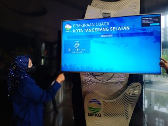 Badan Meteorologi Klimatologi dan Geofisika melansir prakiraan cuaca hingga Kamis lusa di Kota Tangerang Selatan (Tangsel). Sejak siang hingga sore seluruh wilayah kecamatan diperkirakan akan diguyur hujan merata.