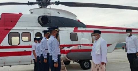 Wapres Ma'ruf Amien dengan menggunakan Helipokter VVIP terbang menuju Cianjur.