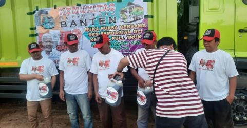 Acara buka bersama yang diselenggarakan oleh Komunitas Supir Truck pendukung Ganjar diadakan di Cikupa, Tangerang    foto : Ist