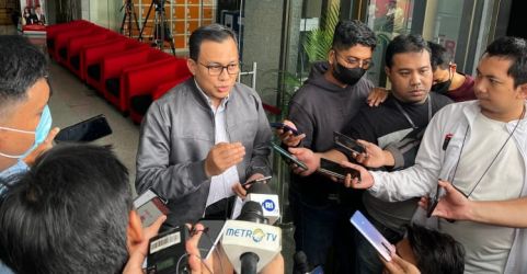 Juru bicara KPK Ali Fikri saat memberikan keterangan pers.   foto : Ist