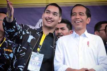 Dito Ariotedjo (kiri) bersama Presiden Jokowi. (Ist)