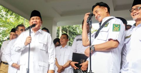 Ketum Gerindra Prabowo Subianto saat menerima Ketum PBB Yusril Ihza Mahendra di Kertanegara, Jakarta. (Ist)