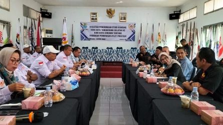 KONI Tangsel melakukan studi banding ke KONI Kota Tegal dan KONI Kota Cirebon. (din)