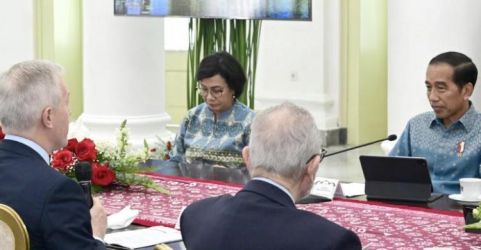 Presiden Jokowi didampingi Menkeu Sri Mulyani menerima Delegasi US-ABC di Istana Bogor. Foto : Ist