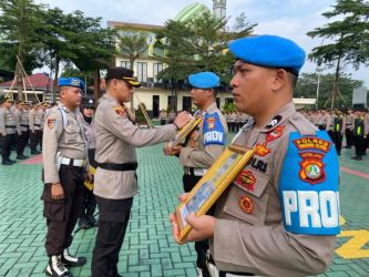 Kapolres Tangsel melakukan Pemberhentian Dengan Tidak Hormat terhadap dua anggotanya yang melakukan dispiliner Polri.(dra)