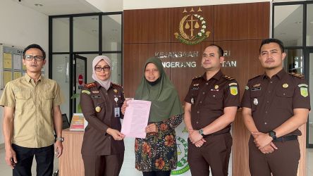 Kejari Kota Tangsel kembali melakukan restorative justice terhadap dua pelaku kejahatan, dengan mediasi antar tersangka dan korban.(dra)