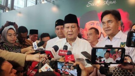 Ketum Gerindra Prabowo Subianto bersama Ketum PBB pada acara HUT PBB di ICE BSD. Foto : Ist