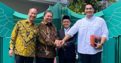 Menteri yang berasal dari Golkar: Menko Perekonomian Airlangga Hartarto, Menteri Investasi Bahlil Lahadalia, Menteri Perindustrian Agus Gumiwang dan Menpora Dito Ariotedjo usai rapat kabinet di Istana Negara, Jakarta. (Foto: Ist)