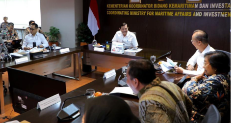 Rapat koordinasi polusi di Jabodetabek dipimpin Menko Luhut Pandjaitan. Foto : Ist