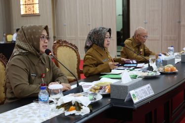 Rapat koordinasi penanganan ketahanan pangan dipimpin Pj Sekda Prov Banten Virgojanti (tengah). Foto : Humas Pemprov