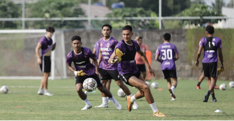 Skuad Persita saat menggelar latihan. Foto : Ist