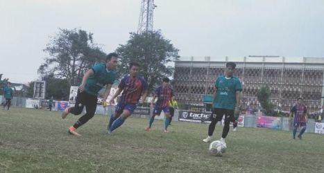 Laga antara Rimbas vs Diklat Pakujaya berlangsung menarik.(Foto: Red/tangselpos.id).