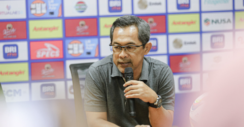 Aji Santoso mantan Pelatoh Persebaya. Foto : Ist