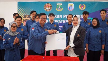 Airin Rachmi Diany melantik Pengurus Taekwondo Indonesia Kabupaten Lebak di Pendopo Kabupaten Lebak, Rangkasbitung, Minggu (3/9). Foto : Ist