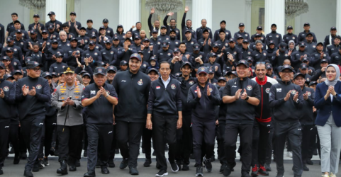 Kontingen Asian Games 2023 Indonesia bersama Presiden Jokowi di Istana Merdeka. Foto : Setpres