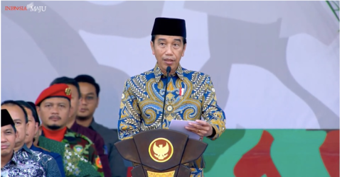 Presiden Jokowi menghadiri Apel Akbar Pasukan Komando Kesiapsiagaan Angkatan Muda Muhammadiyah, di Stadion Manahan Solo, Jawa Tengah, Rabu (20/09/2023). Foto : Ist