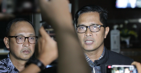 Febri Diansyah (kanan) pengacara Mentan Syahrul Yasin Limpo. Foto : Ist