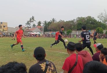 Derby Jakbar antara Bingunk FC versus Sparta menyedot perhatian penonton.(Foto: Red/tangselpos.id)