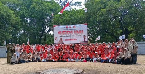 Perempuan PKS Kota Tangsel menggelalr kegiatan Semangat Perempuan PKS untuk Negeri (Seruni) Kota Tangsel di Situ Gintung, Kecamatan Ciputat Timur.(dra)