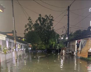 Perumahan Reni Jaya Blok AC dan Blok AA, Pamulang, Tangerang Selatan (Tangsel) terendam banjir. (tangselpos.id/rmn)