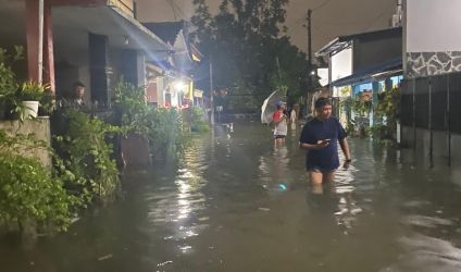 Perumahan Reni Jaya Blok AC dan Blok AA, Pamulang, Tangerang Selatan (Tangsel) terendam banjir. (tangselpos.id/rmn)