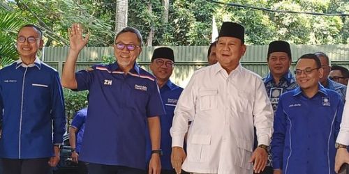 Kwtua PAN Zulkifli Hasan (kiri) bersama Presiden terpilih Prabowo Subianto. Foto : Ist