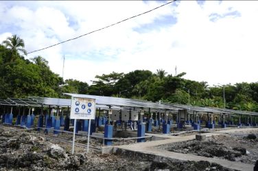 Proyek revitalisasi Pembangkit Listrik Tenaga Surya( PLTS) Mikrogrid 75 kwp Pulau Tiga di Dusun Nusa, Kecamatan Leihitu, Kabupaten Maluku Tengah. (Ist)