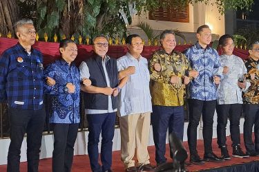Para Ketum Partai Koalisi bersama Presiden terpilih Prabowo. Foto : Ist