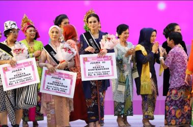 Dalam rangka memperingati Hari Kebaya Nasional Ikawati Kanwil BPN Provinsi Banten mengikuti kegiatan Kowani Expo dalam Perlombaan Kebaya yang dilaksanakan di Gedung Kenangan, Gedung Istora Senayan, Rabu (24/7).(dra)