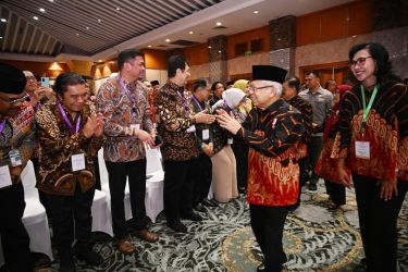 Wapres Ma'ruf Amin hadir pada acara Penyerahan SLKS 2024 di Jakarta. Foto : Humas Pemprov