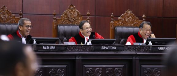 Suasana sidang di MK dipimpin Ketua MK Suhartoyo. Foto : Ist