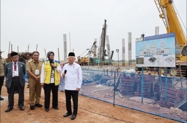 Penjabat Gubernur Banten Al Muktabar mendampingi Wakil Presiden Republik Indonesia KH Ma'ruf Amin dalam kunjungan kerja Pencanangan Pembangunan Universitas Syeikh Nawawi Banten (USNB), Kabupaten Tangerang, Senin (14/10)