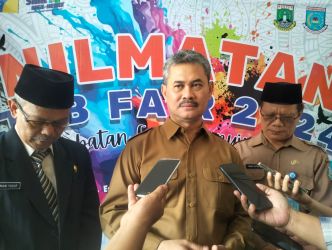 PJs Walikota Tangsel Tabrani saat kunjungan ke SMKN 5 Tangsel, Senin (14/10). Foto : Ist