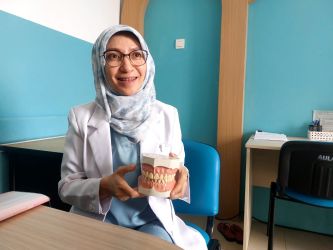 Dokter Spesialis Anak Subspesialis Neonatologi RSU Tangsel, Arum Gunarsih saat menjelaskan kehadiran Klinik Neonatologi, jenis pelayanan terbaru di RSU Tangsel. Foto: Ist