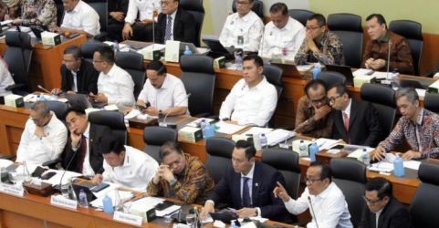 Para Menko Kabinet Merah Putih saat rapat di DPR. Foto : Ist