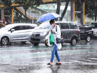 Hujan ringan akan turun siang hari di Jakarta. Foto : Ist