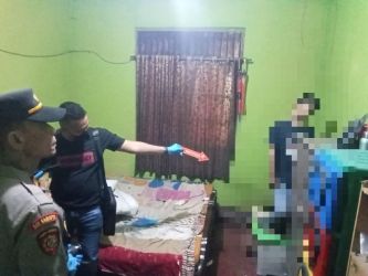 Seorang pria ditemukan tewas gantung diri di wilayah Cirendeu, Ciputat Timur, Tangsel, pada hari Minggu (17/2).(dra)