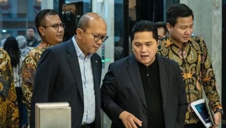 Menteri BUMN Erick Thohir (kanan) bersama Rosan P Roeslani (kiri) Pimpinan Danantara. Foto : Ist