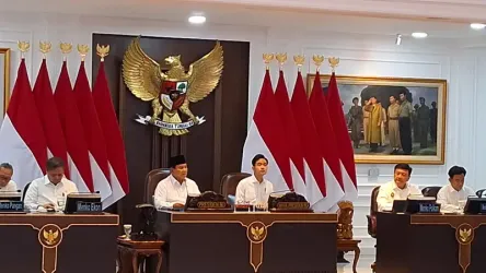 Presiden Prabowo memimpin Sidang Kabinet pada Jumat (21/3) di Istana Merdeka. Foto : Ist