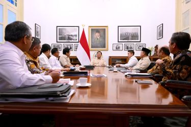 Presiden Prabowo saat memimpin rapat Kabinet. Foto : Ist