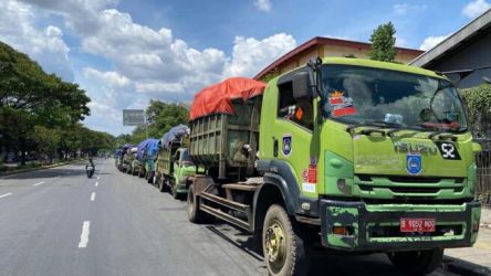 Pemkot Tangsel akan segera memperbaruhi kendaraan pengangkut sampah yang sudah tidak layak.