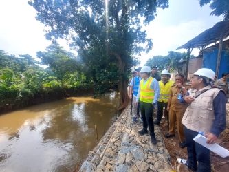 Wakil Wali Kota Tangsel, Pilar Saga Ichsan, saat meninjau langsung. (Ist)