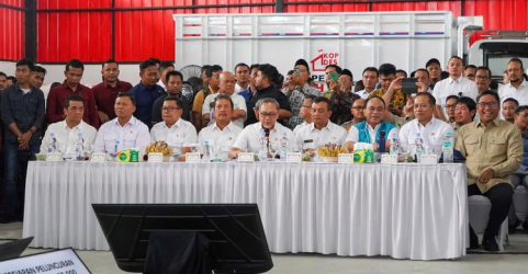 Menko Pangan Zulkifli Hasan saat memimpin Ratas rencana peluncuran Kopdes. Foto : Ist