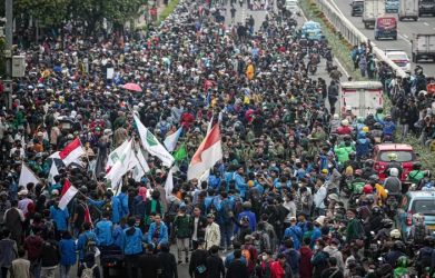 Suasana demo di depan depan Gedung DPR. Foto : Ist