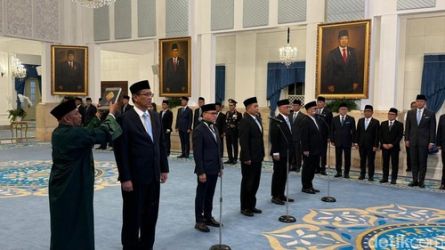 Pelantikan sejumlah Menteri baru di Istana Negara. Foto : Ist