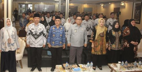 Anggota Komisi X DPR RI dari Fraksi Partai Golkar, Adde Rosi Khairunisa bersama Wabup Lebak Amir Hamzah sedang mengikuti pembukaan acara Workshop Pendidikan Peningkatan Literasi melalui Deep Learning dan STEM, di Kabupaten Lebak, Selasa (28/10).