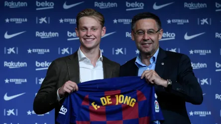 Pemain Barcelona Frenkie De Jong. Foto : Ist